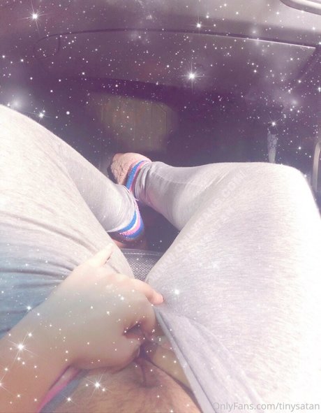 tinysatan hot model image