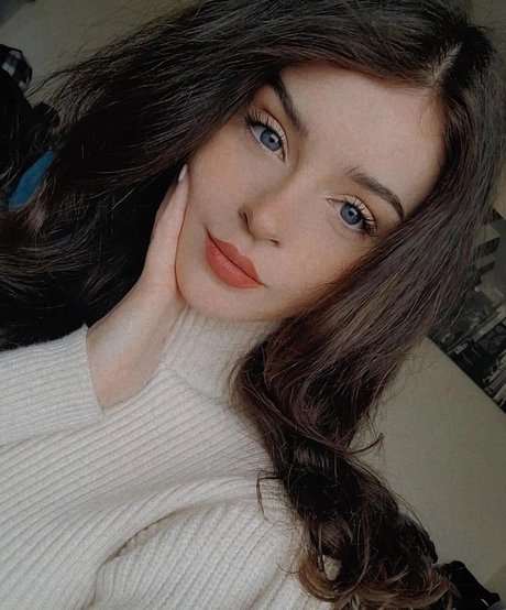 Chloe Lockley best star image