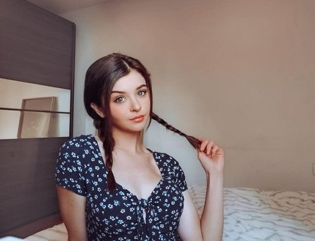 Chloe Lockley nudes model gallery