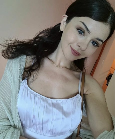 Chloe Lockley nice star picture