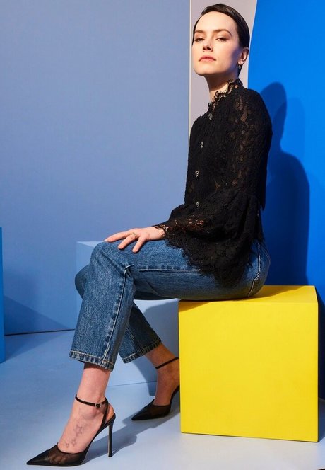 Daisy Ridley beautiful pornstar gallery