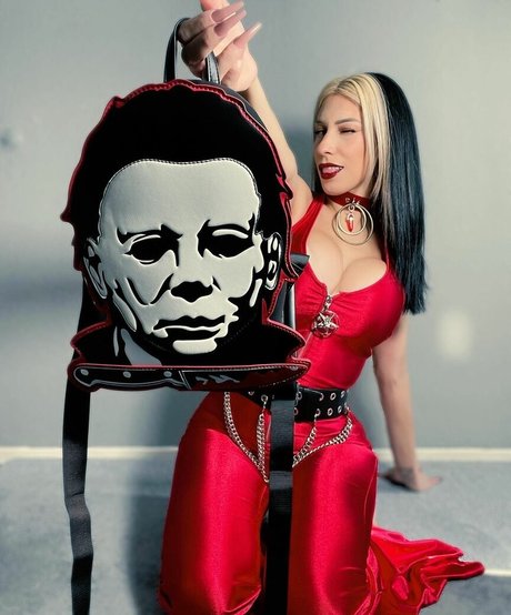 Laura Amuyus star free photos