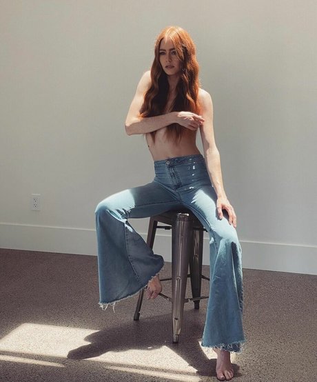 Holly Hicks high quality actress galleries