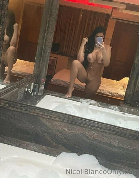 Nicoli Blanco star top picture