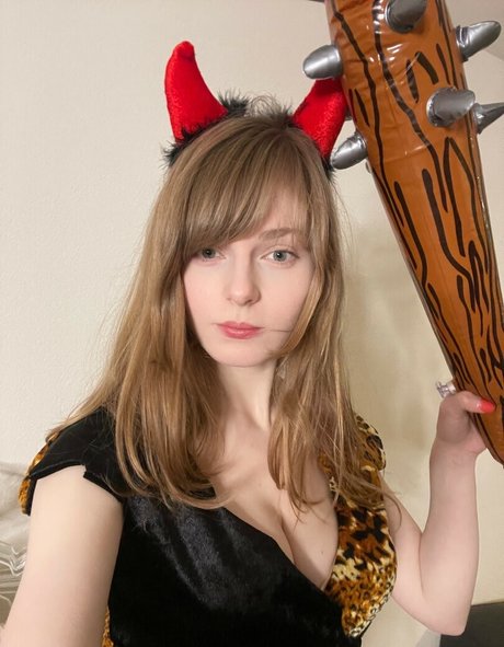 Ella Freya art model image