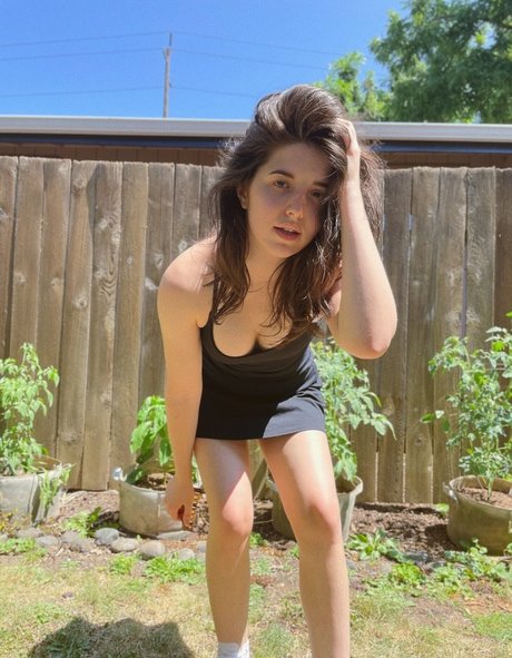 small onlyfans free nude image