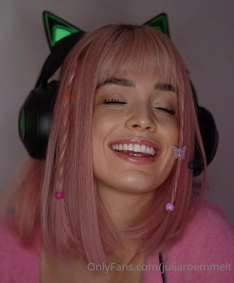 Julia Rommelt nudes model pic