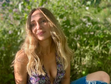 Vanessa Angel model xxx pictures