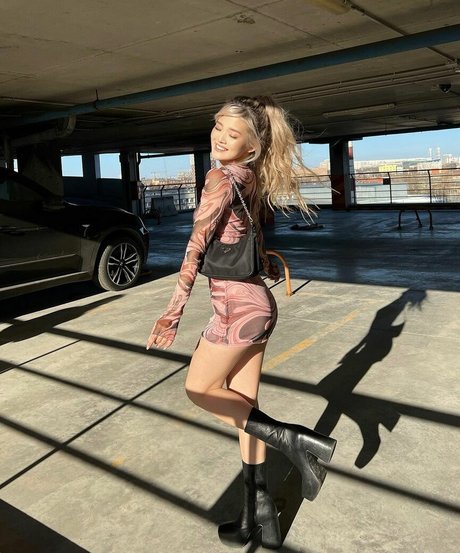 Kika Kim exclusive pornstar image