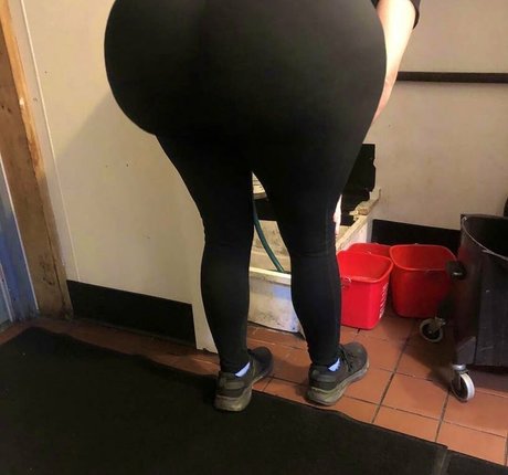 VtuberFefe naked actress pic