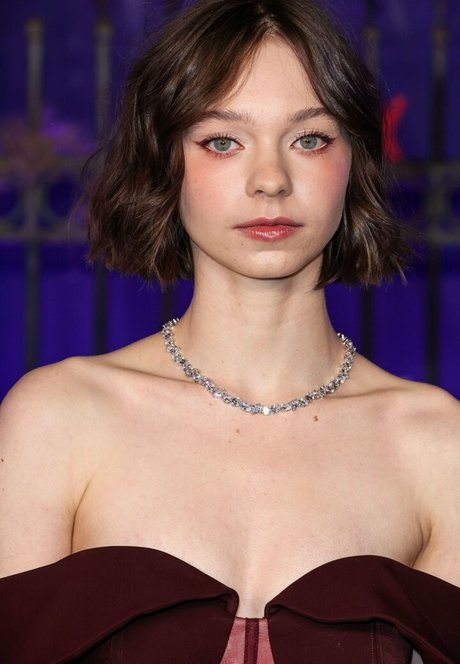 Emma Myers star art images