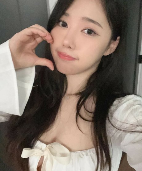 Ploo hot model photos