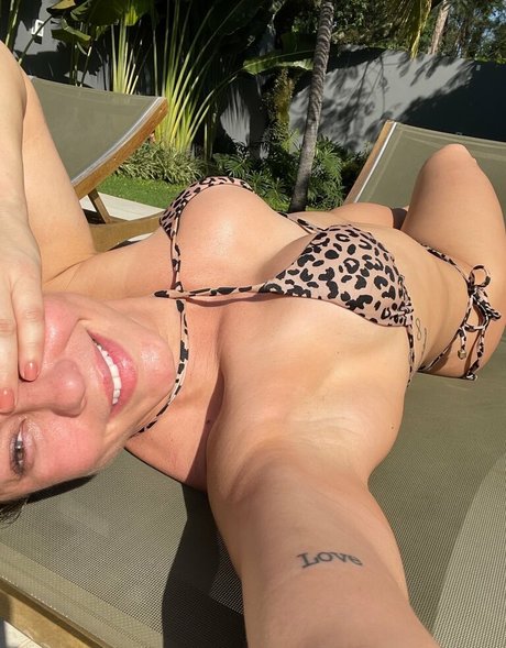 Paolla Oliveira erotic pornstar images