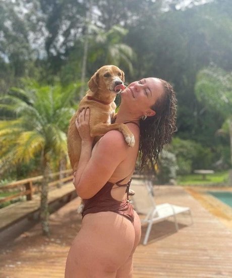 Paolla Oliveira nice model picture