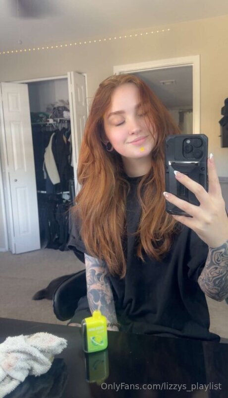 Lizzys Playlist sexy star picture