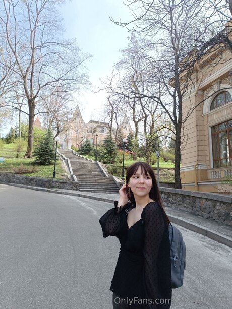 Lil Kitty Yy xxx pornstar photo