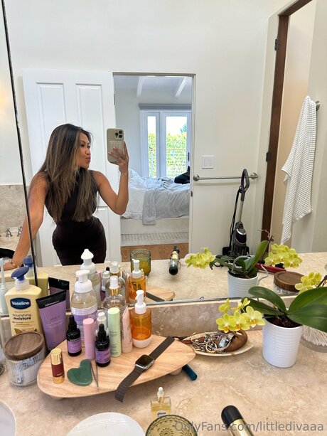 Littledivaaa model gallery