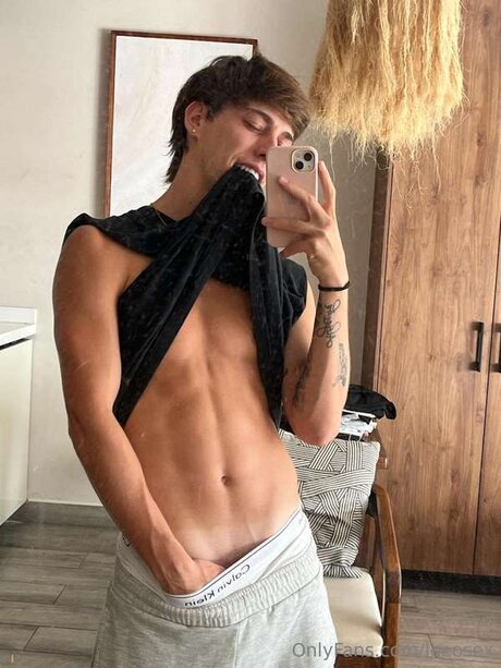 Leeosex nudes star image