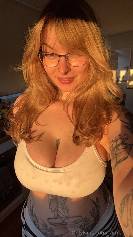 Karma Lee star best pics