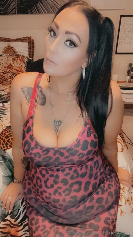 Itsme Valirie star art archive