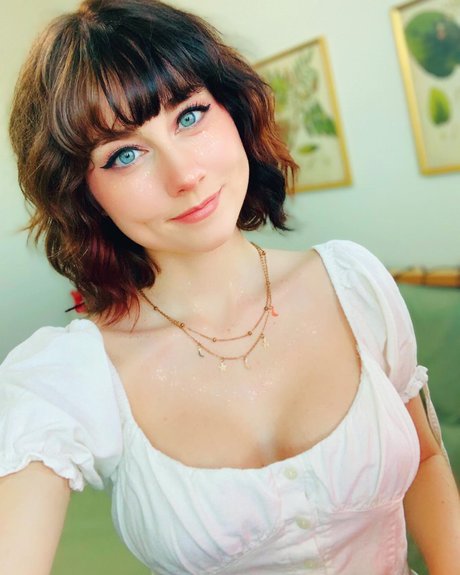 Mareesly hot star pics