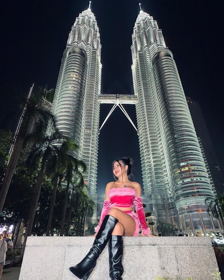 chicks with dicks onlyfans nice pictures