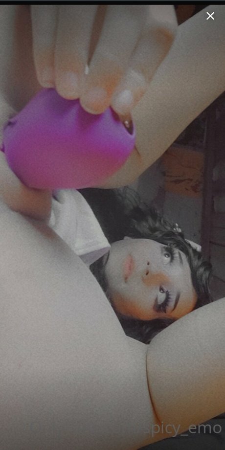 Spicyemo pornstar exclusive picture