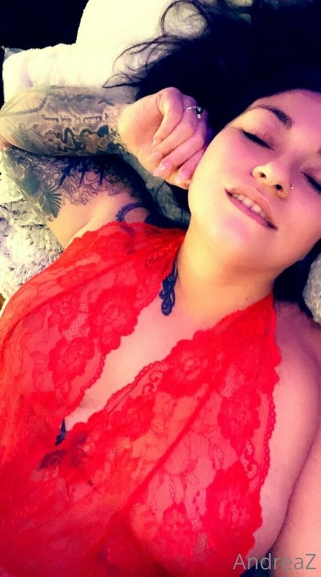 Andrea Zendejas model sexy img