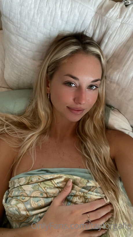 Taylor Gallo erotic actress photos