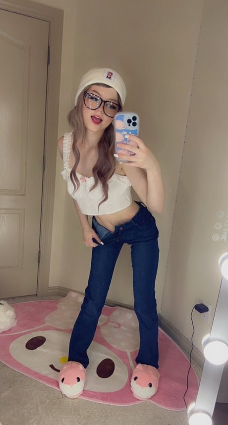 petite girls onlyfans naked gallery