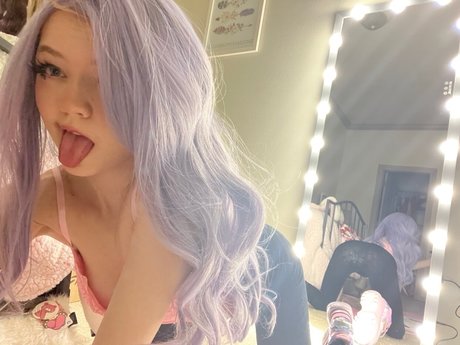 Strawbeariemilkk erotic actress picture