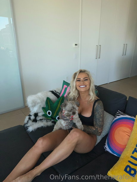 Nara Ford perfect actress pictures