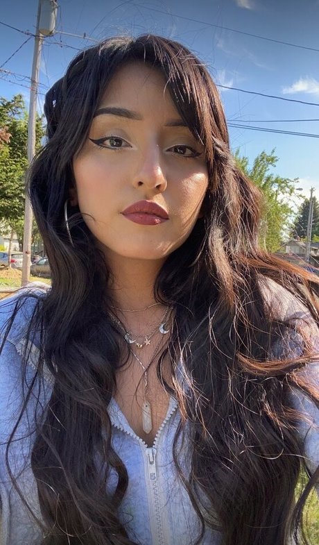 Carababexx model xxx photo