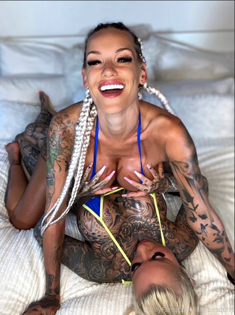 Lillyfee Squirt nude actress pic