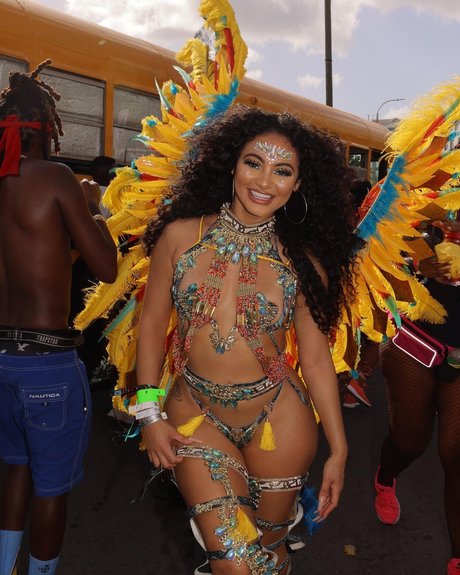 Himynamestee naked actress pic