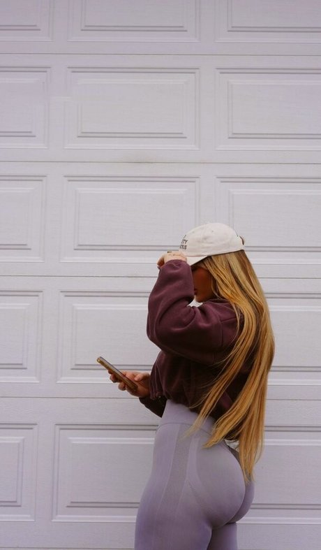 Niykee Heaton star art gallery