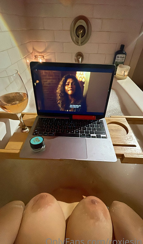 blonde tits onlyfans sexy image