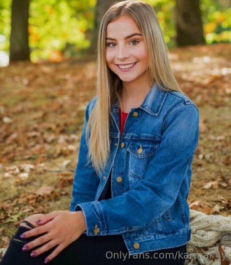 karmak4y model erotic photos