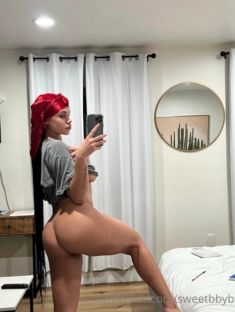 Bralynne Hughes star sexy photo