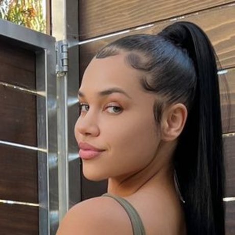 Bralynne Hughes pornstar exclusive gallery