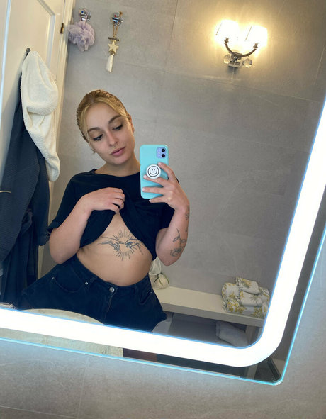 ladyluthien erotic pornstar picture