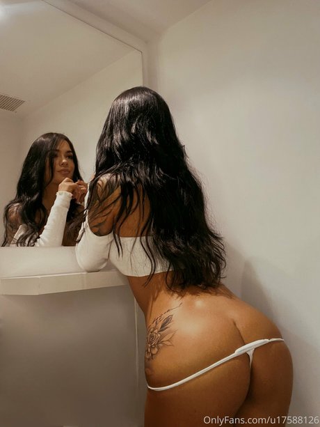 Lili Jones top star pic