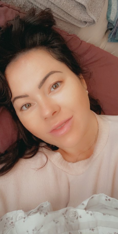 Rachel Aldana star perfect img