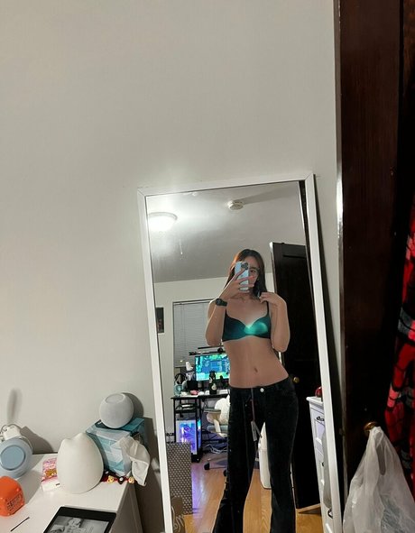 flat chested onlyfans sexy naked photo