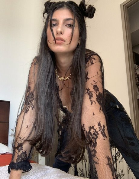 asian feet onlyfans naked photo