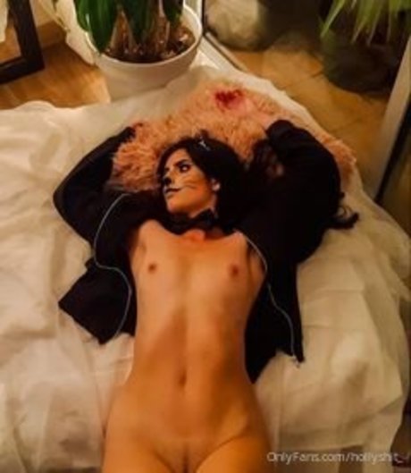 Holly Shit star pretty gallery