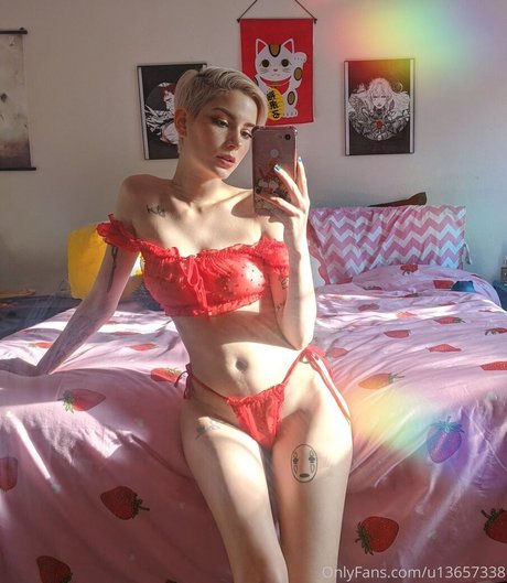 Gremlynne free star img