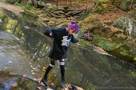 Witchkinks nude model img