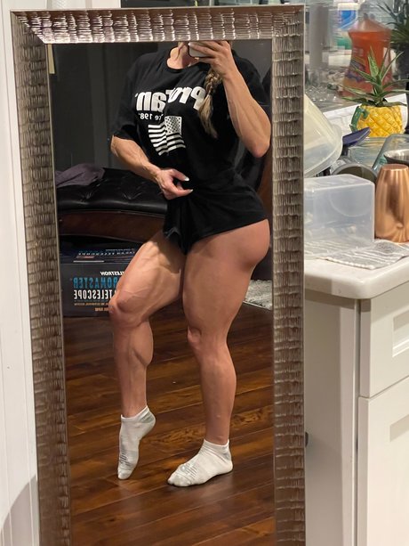 Sunny Andrews nudes model photos