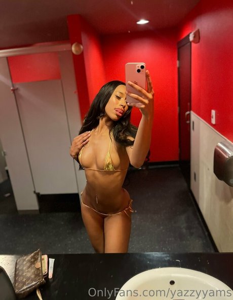 yazzyyams model sexy photo